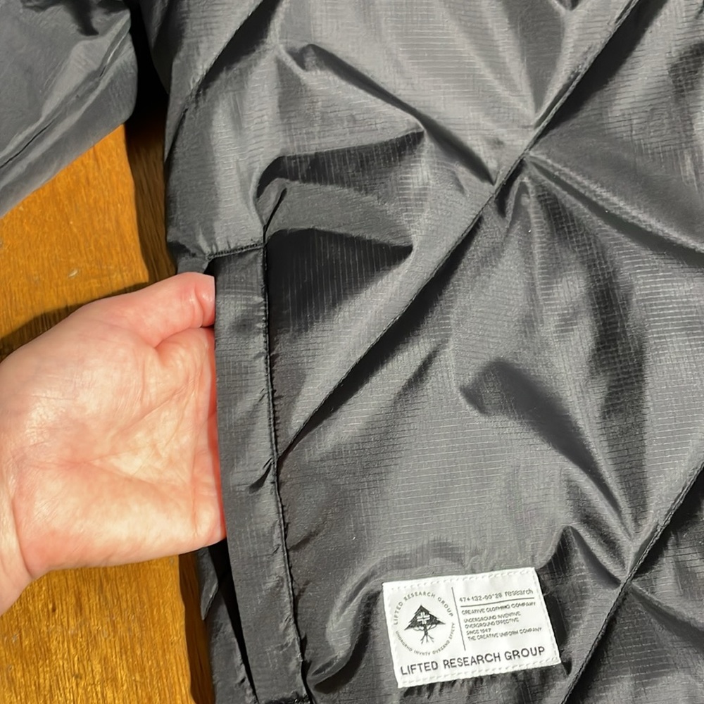 Brand new with tags LRG lightly insulated puffy jacket. Multiple sizes available - Picture 6 of 7